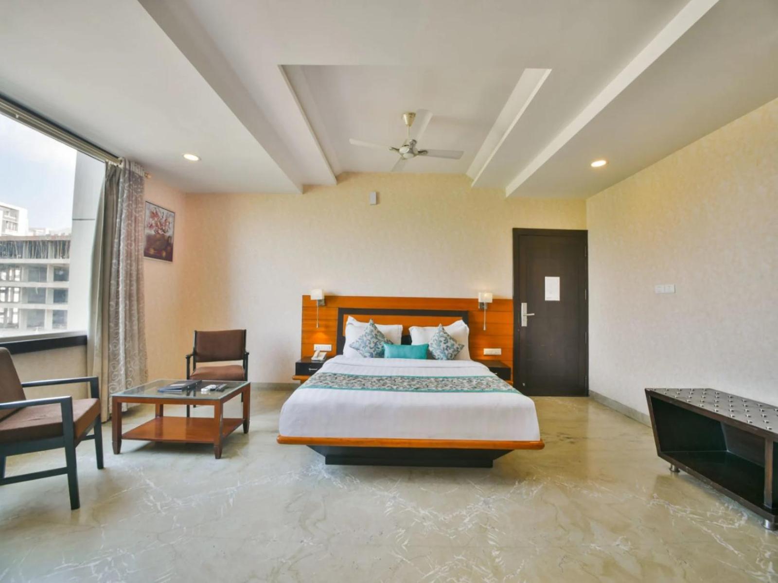 Hotel Yois Udaipur Kültér fotó